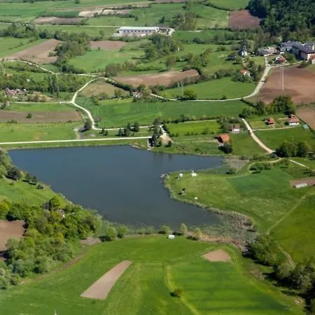 Domacinstvo Pecina * Petnj