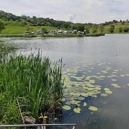 Domacinstvo Pecina Σπίτι διακοπών
