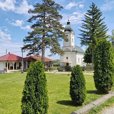 Domacinstvo Pecina Σπίτι διακοπών Petnj