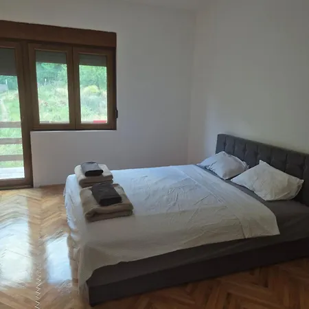 Σπίτι διακοπών Domacinstvo Pecina Petnj